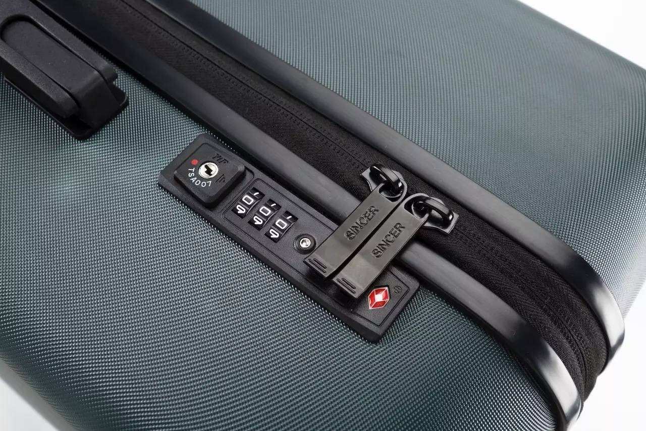 高中学生拉杆箱适合软箱还是硬箱,出差什么拉杆箱好