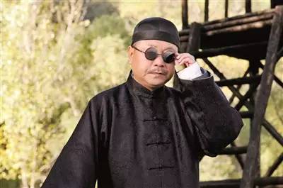 天冷路滑注意安全怎么回复,天冷路滑摔跟头