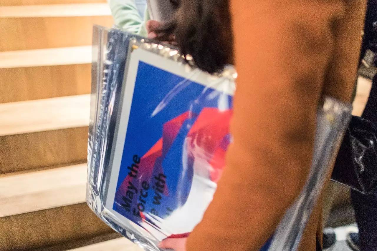 图集｜我们带着这些“黑胶唱片”和几百个好看的人，一起入侵了DOE