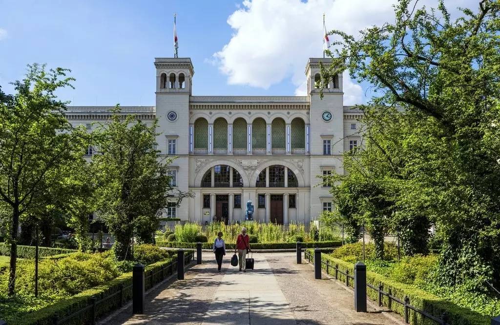 在柏林的YuueDesign：把生活中的小尴尬，设计成小玩笑