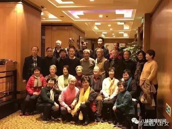 我的同学打了玻尿酸，租宝马来参加同学会······