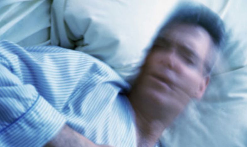 梦游是心理疾病还是身体疾病,梦游该不该叫醒梦游的人呢