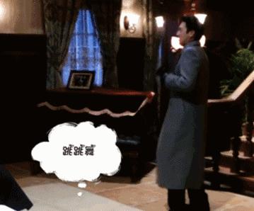 要被靳东的角色蒙蔽了双眼,他本人只有四岁,不能再多!