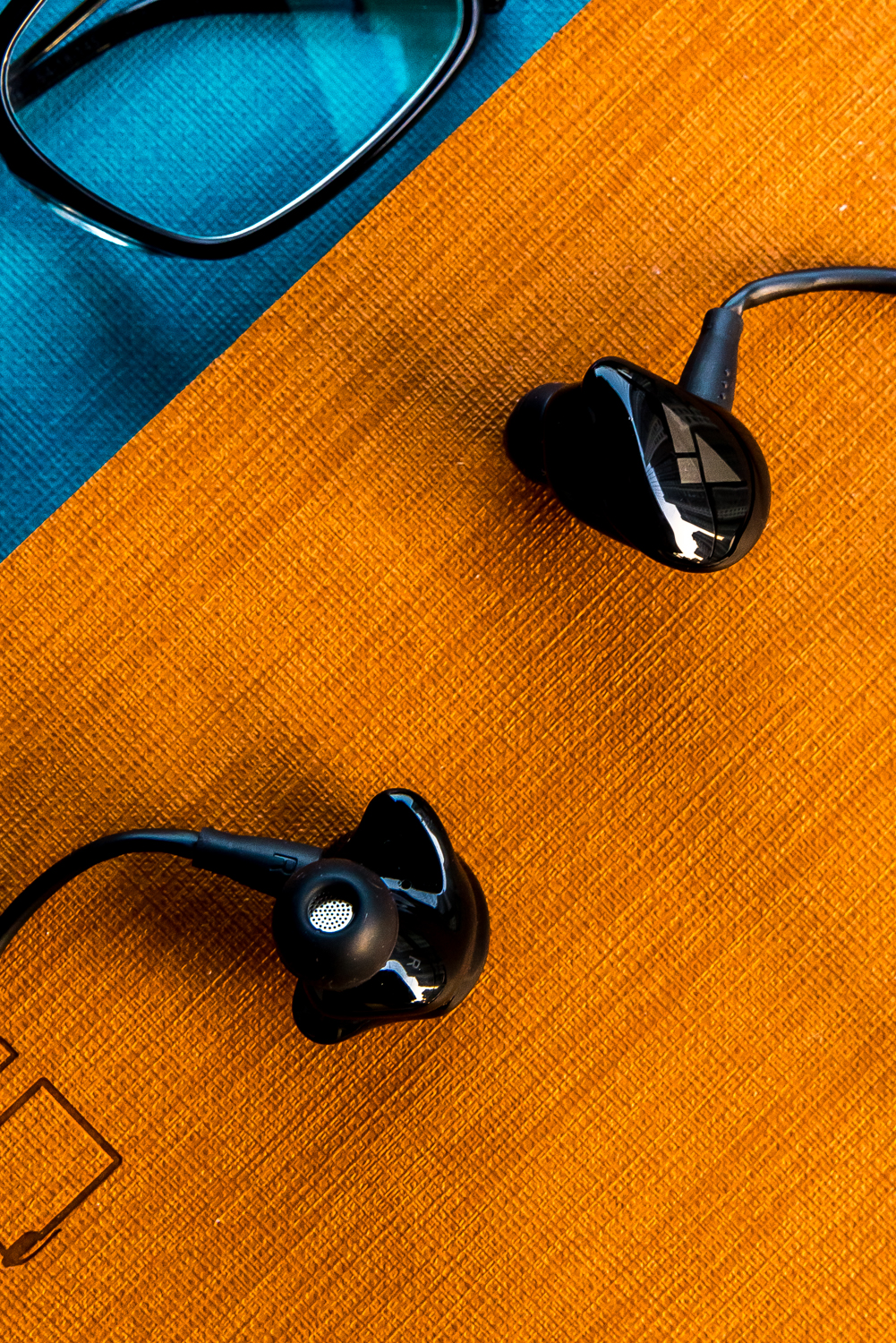 造型很酷的蓝牙耳机,造型好音效好的蓝牙耳机