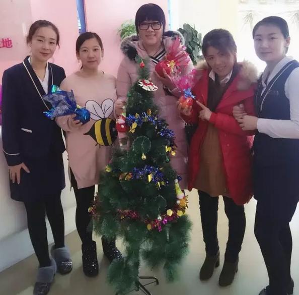 怎么给宝宝过圣诞节,医院给小朋友过儿童节