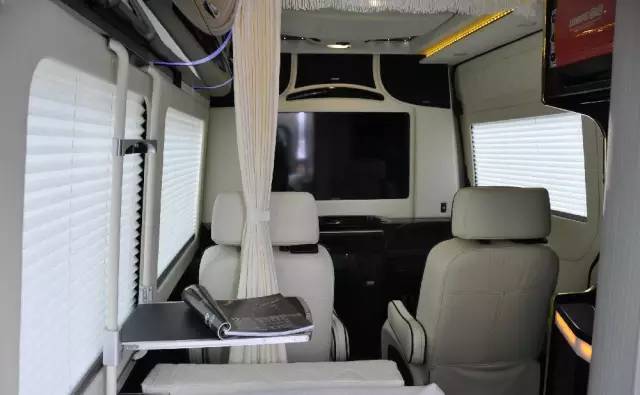 纯进口奔驰c型豪华房车,奔驰威霆房车28.98万起