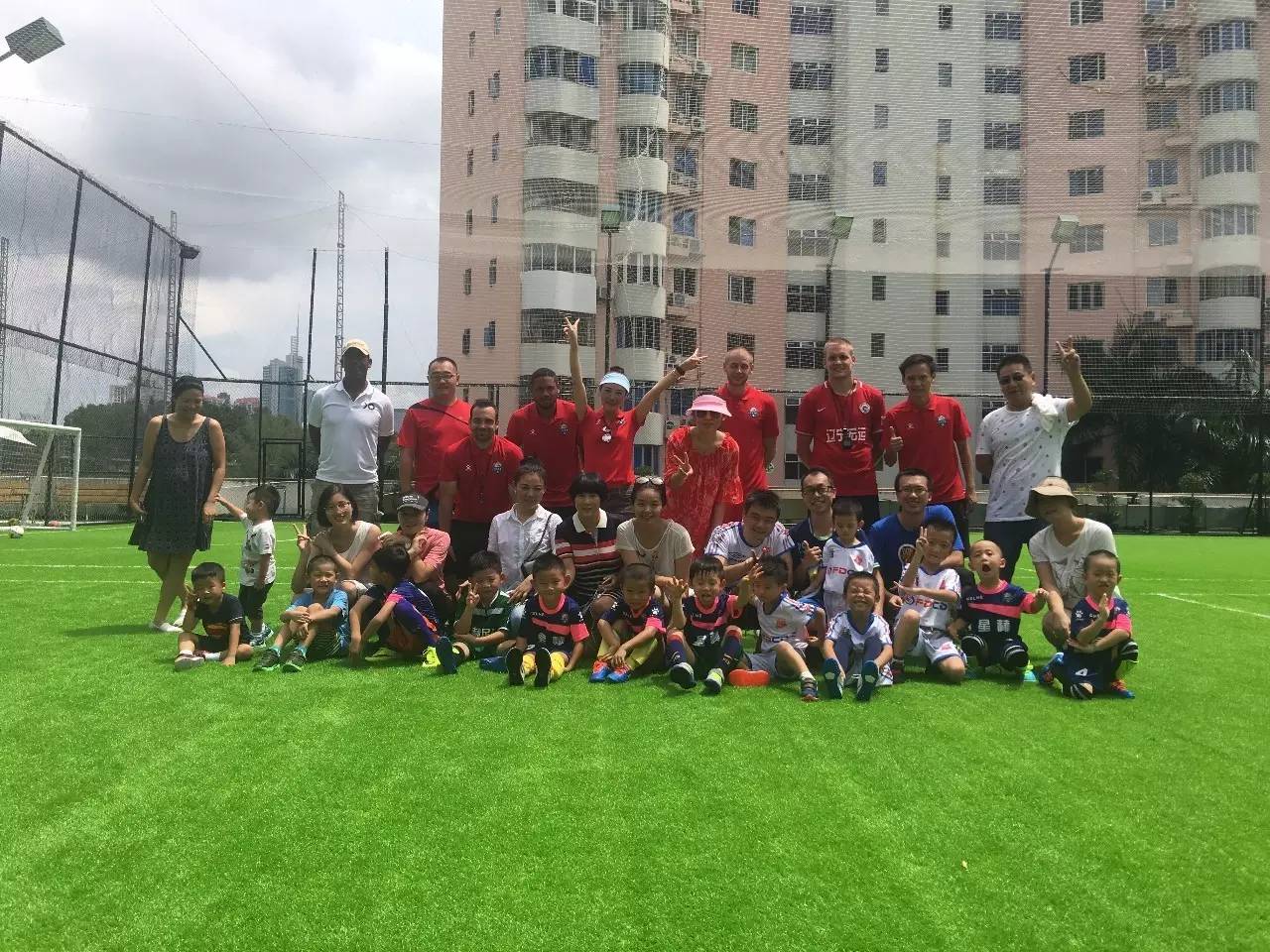 在深圳，为孩子选择足球培训，你需要知道的6件事