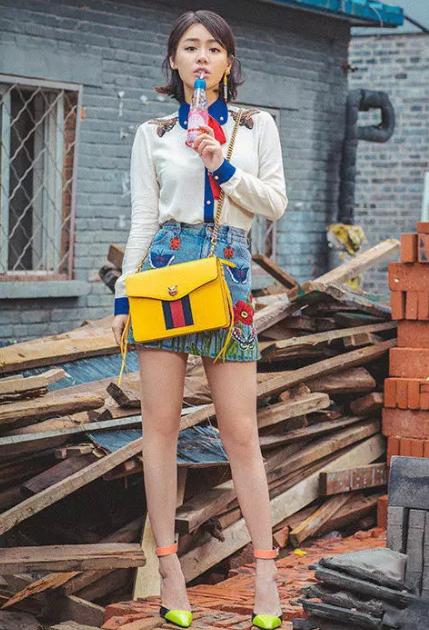 盘点明星撞衫的视频,明星撞衫最丑的一张图