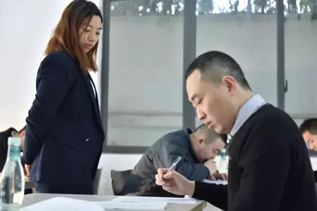 奔驰汽车售后感受,奔驰各车型售后区别对待