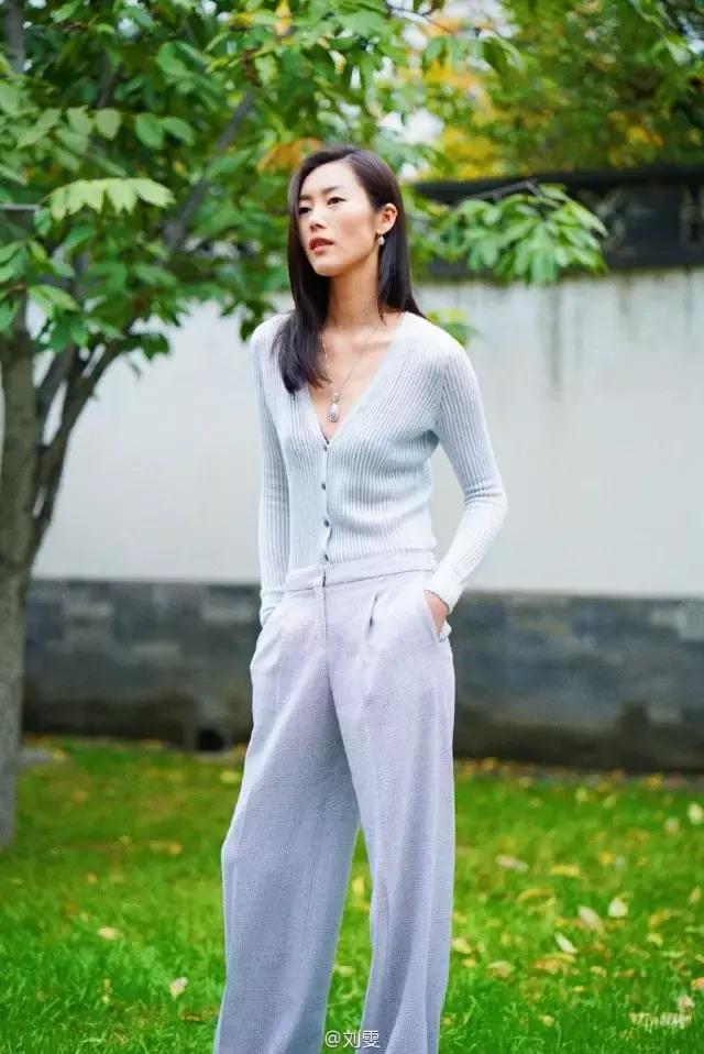 陈乔恩刘雯宋佳争着穿,那些年丑哭的国产牌子终于时髦上天!