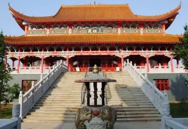 和大象拔河比赛,大象跟大象拔河