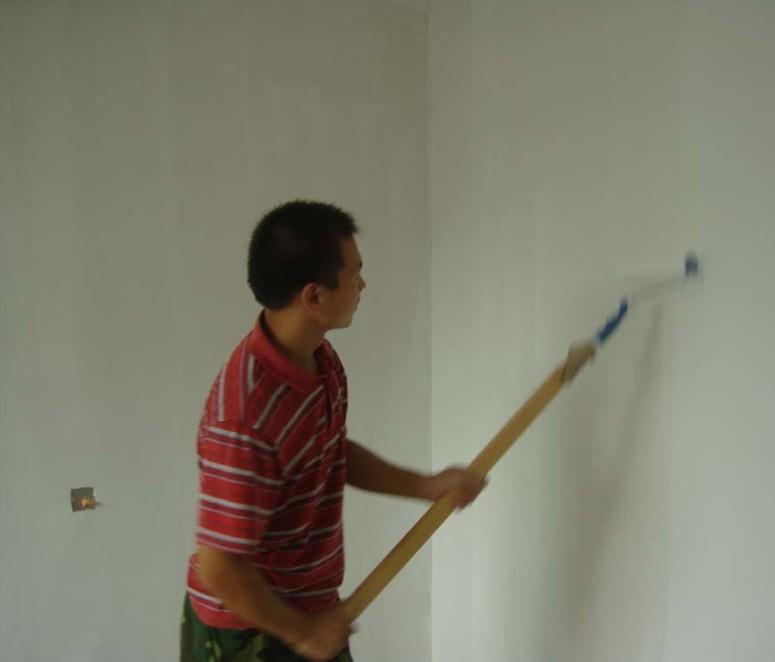 花高价买的墙纸刚贴完就透底,不想原因是它!吃过暗亏才长了教训