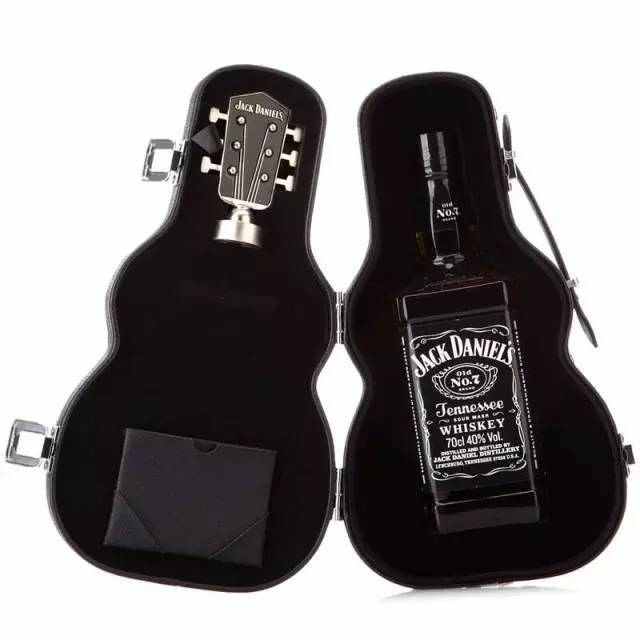 新年头一天我不劝你别的，我就劝你多喝点