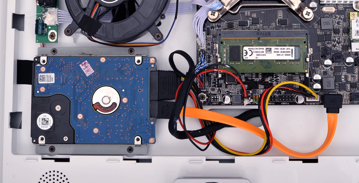 未到年二十八就扫除,晒一下我书房用的主力电脑