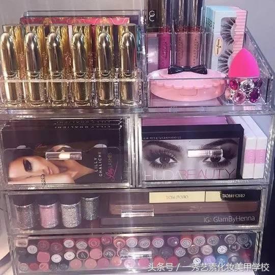 一套化妆品2800贵吗,化妆品贵的和便宜的区别