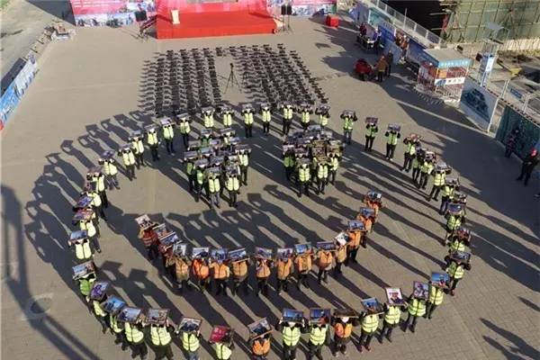 点赞最美劳动者,为最美劳动者点赞公益活动