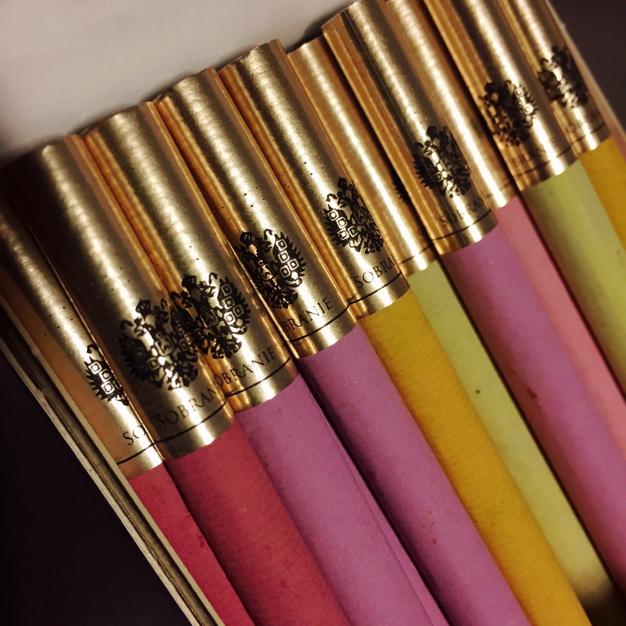 并没有你想的那么好，外表绚丽的女士香烟也是暗藏危险