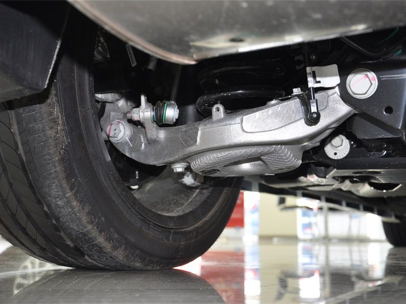 2013款福特蒙迪欧和2013款致胜,2013款福特蒙迪欧致胜