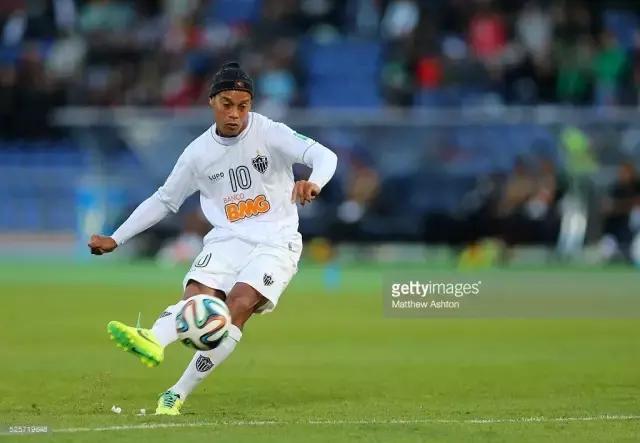 满身广告的球衣,好多广告的球衣