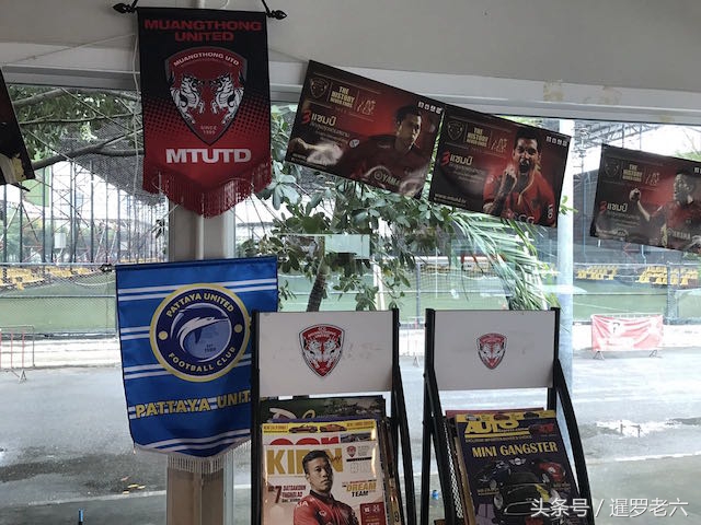 泰超冠军蒙通联的咖啡店来一杯“冰可可”,味道一般,杯子不错!