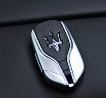 现代时尚成功潮男的三大件，新年回家你真的配备齐了吗？