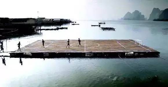 世界上最奇葩的足球场,世界最奇葩的足球场