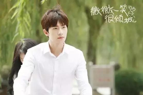 哪首歌曲陪伴你,一生陪伴你的歌名叫什么