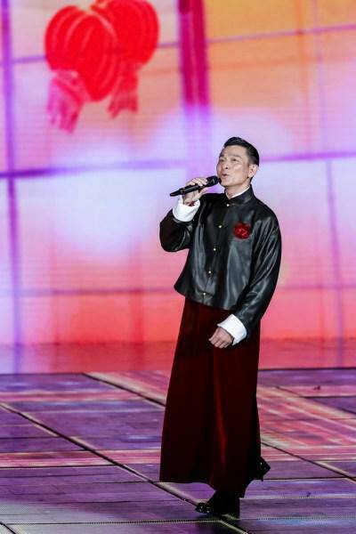 刘德华不为人知背后的故事,刘德华为啥那么受人尊敬