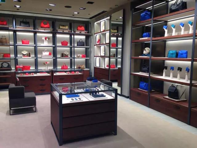 剁手一级预警！BV携神级小伙伴入驻温哥华机场免税店