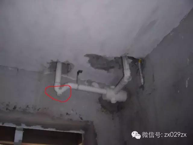 洗衣机地漏管太高排不掉水怎么办,洗衣机地漏水下不去是什么原因