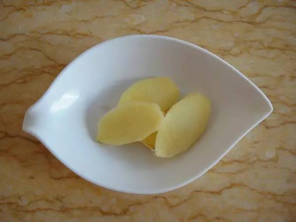 上火喉咙疼流鼻血如何快速消除,专门治上火流鼻血的药