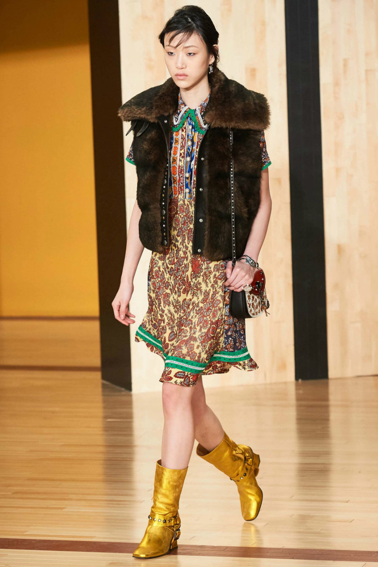 你以为只会做包的Coach，人家的衣服早就美翻天了！