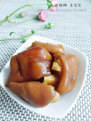 快速煨猪蹄,快速解冻卤猪蹄