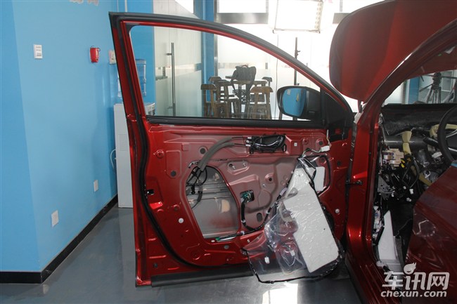 日产2018逍客智享版拆解视频,第三代逍客和逍客经典拆解对比