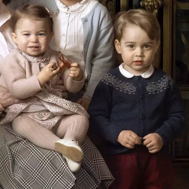 全世界最萌的两个时髦榜样，衣橱里都有什么好东西？