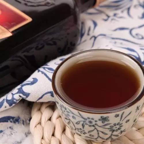 温上一壶黄酒足够暖一个冬天,在暖冬里温一壶醇酒的句子