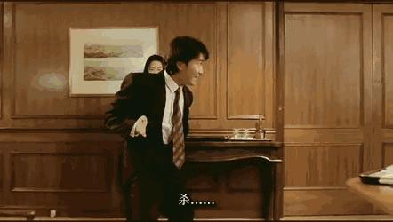 这个呆萌的甜甜圈插线板兼容各种形状插头，什么插头都能插！