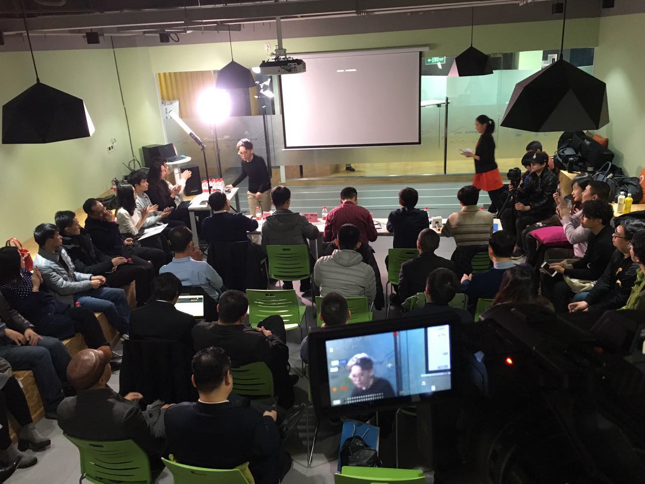 创业想成功要做到造势,创业需要坚持才有可能成功