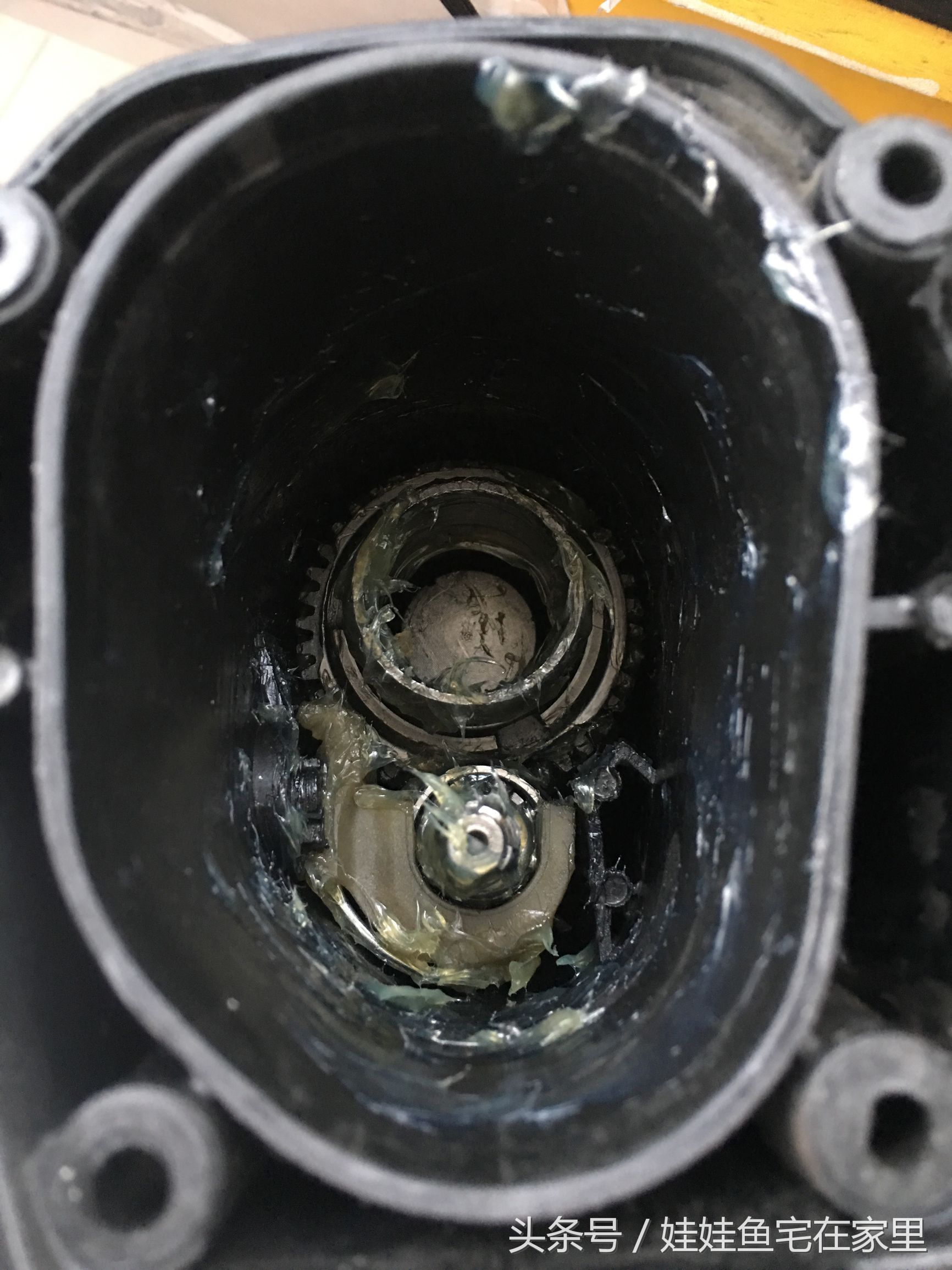 18v博世电锤锂电池组装视频,博世电锤机头维修