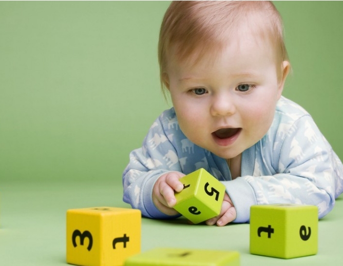 80后重名率最高的名字三个字,十大重名的小孩名字