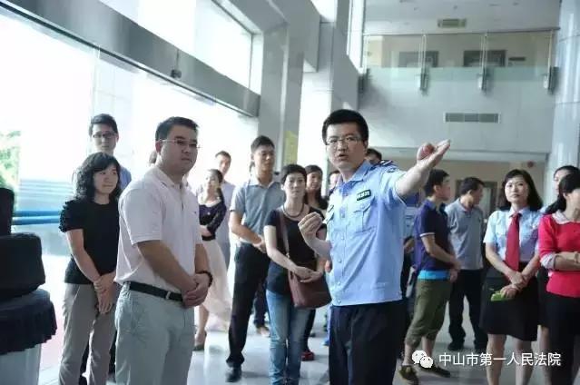 警花揭秘法警身上的法器,警花揭秘法警身上“法器”