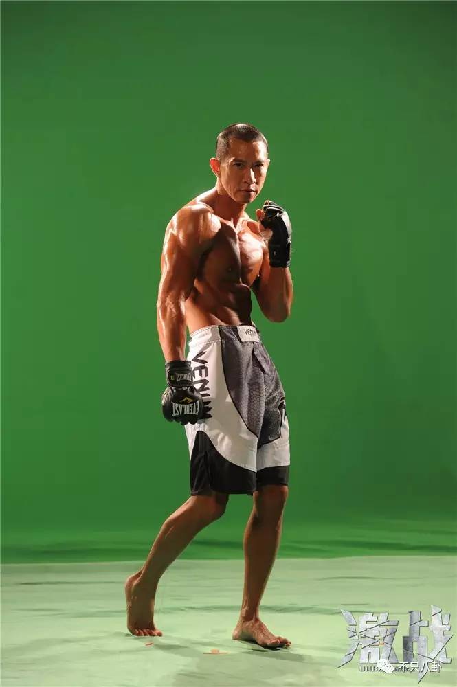 6颗蓝莓吃10分钟，无油无糖无淀粉还不能喝水，男星健身这么拼