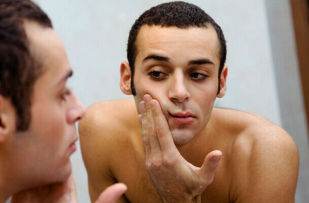 男人长痘的原因和解决方法,男人祛痘