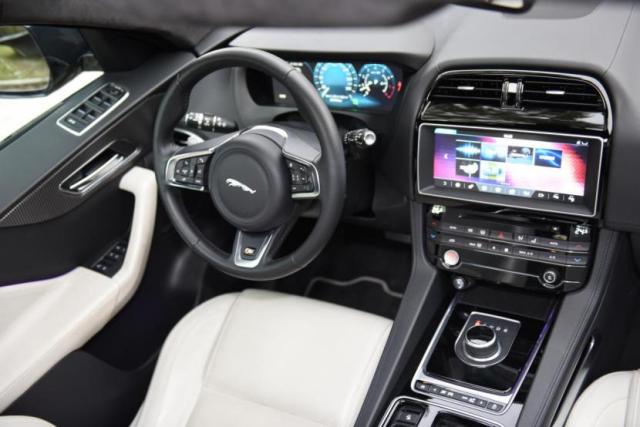 新款捷豹F-PACE测评,捷豹suv车型f-pace越野测试