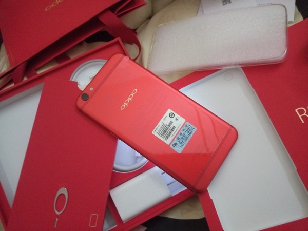 r9s多少钱红色,奥迪r9红色