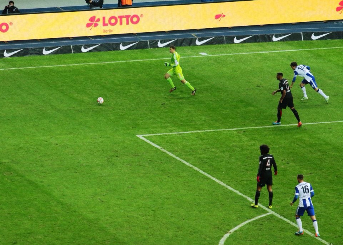 鲁能防守型前腰,鲁能历史上的前腰