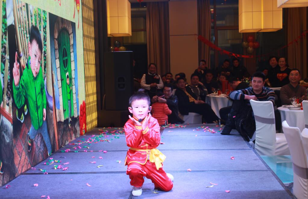 红牛装饰公司简介,红牛装饰创新效果图