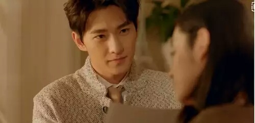 天生桃花眼!前有梁朝伟后有王俊凯,最绝是杨洋对猪的深情凝视~