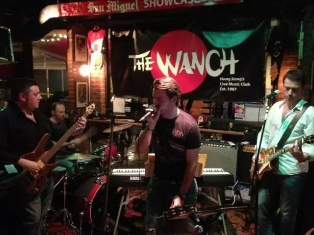 去另一个城市看livehouse,每去到一座城市都要去看看风景