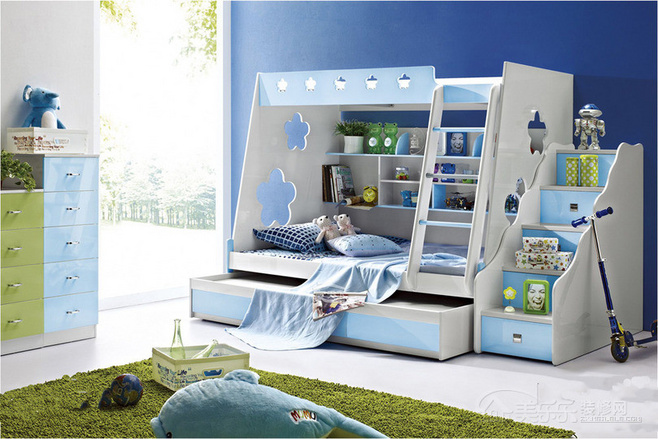 婆婆疼孙子，花8000块买了这张儿童床，没想到反害了孙子！